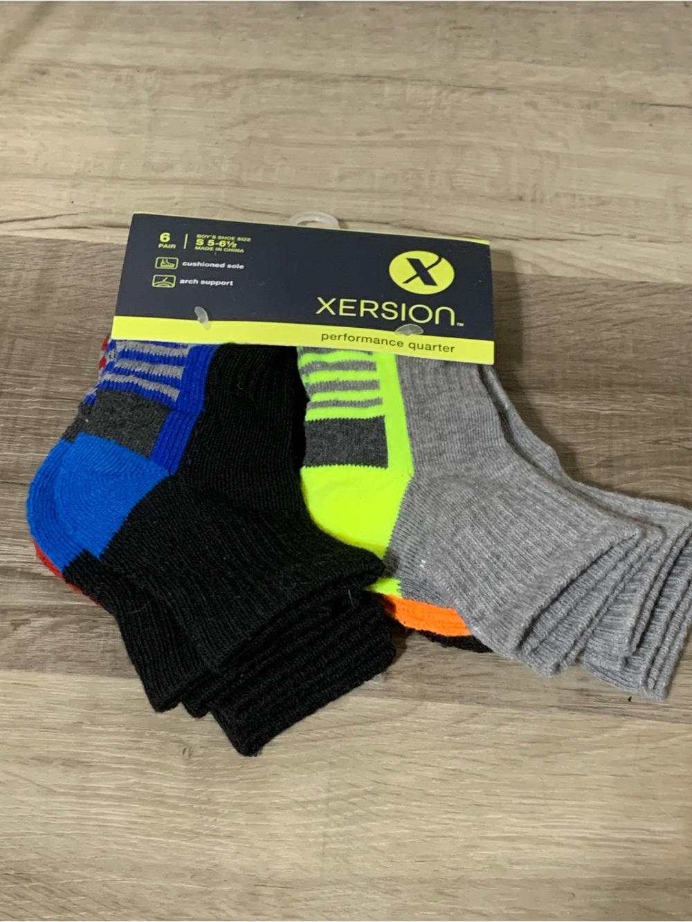 💎 Sz 5-6.5 Kids 6 pack Striped Xersion Performance Quarter Socks - gray